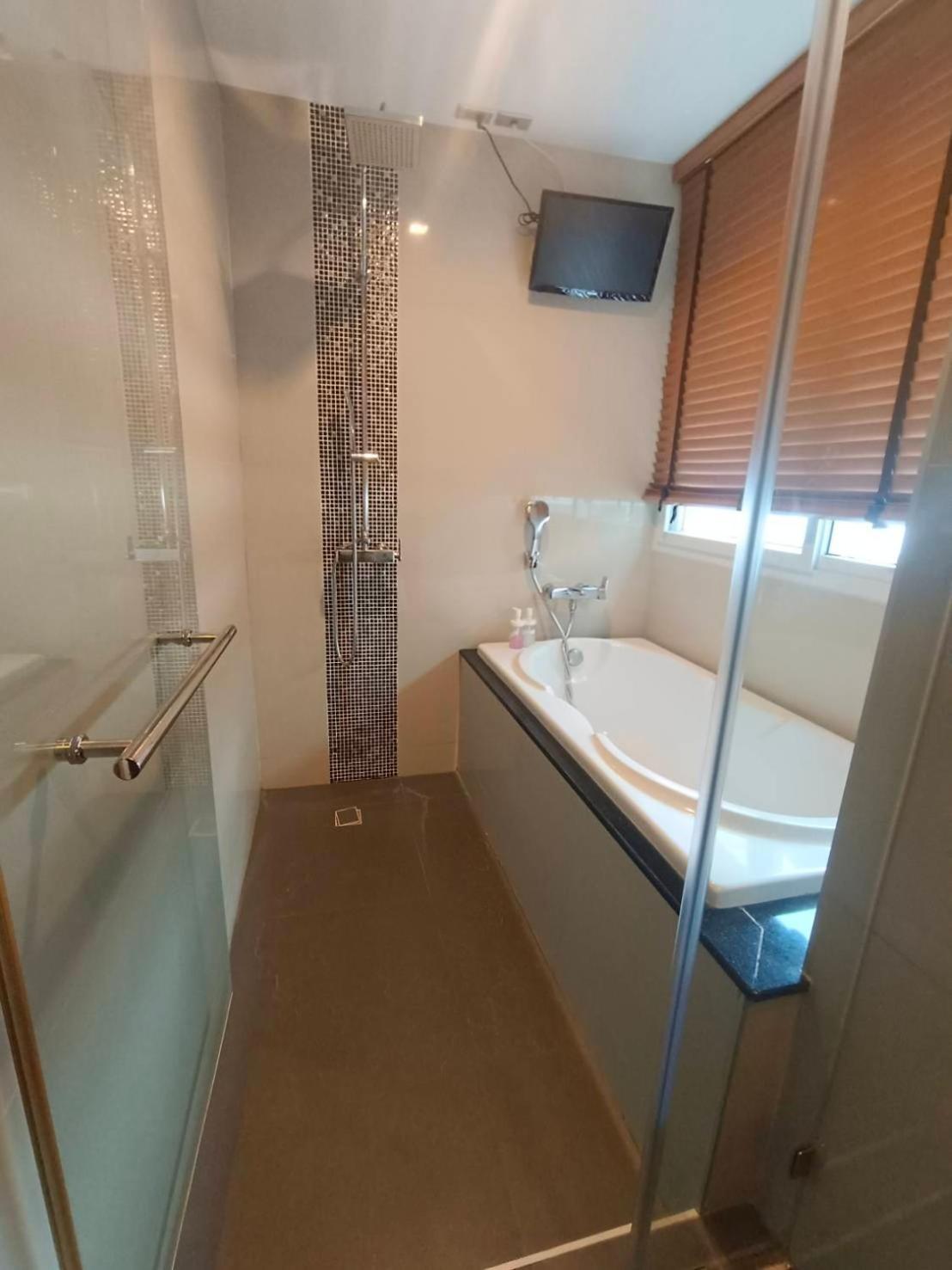J Residence Thonglor 8 Bangkok Eksteriør bilde