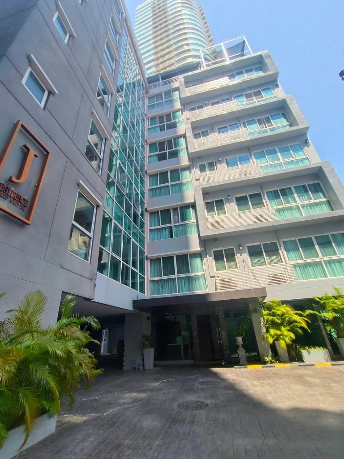 J Residence Thonglor 8 Bangkok Eksteriør bilde