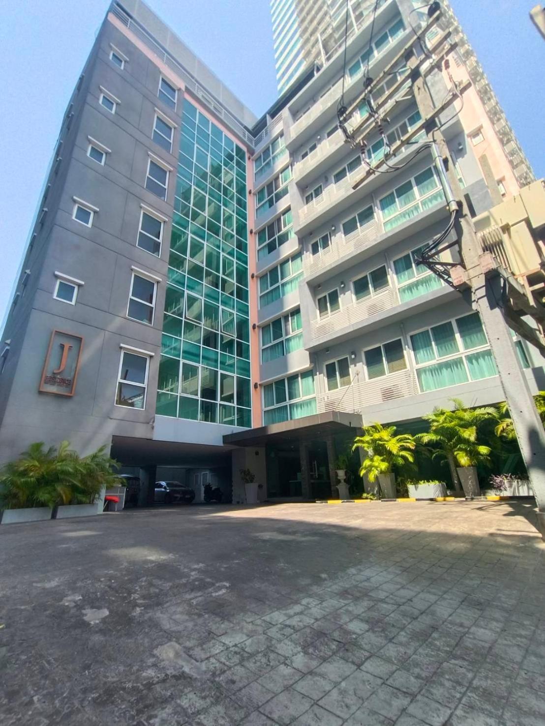 J Residence Thonglor 8 Bangkok Eksteriør bilde
